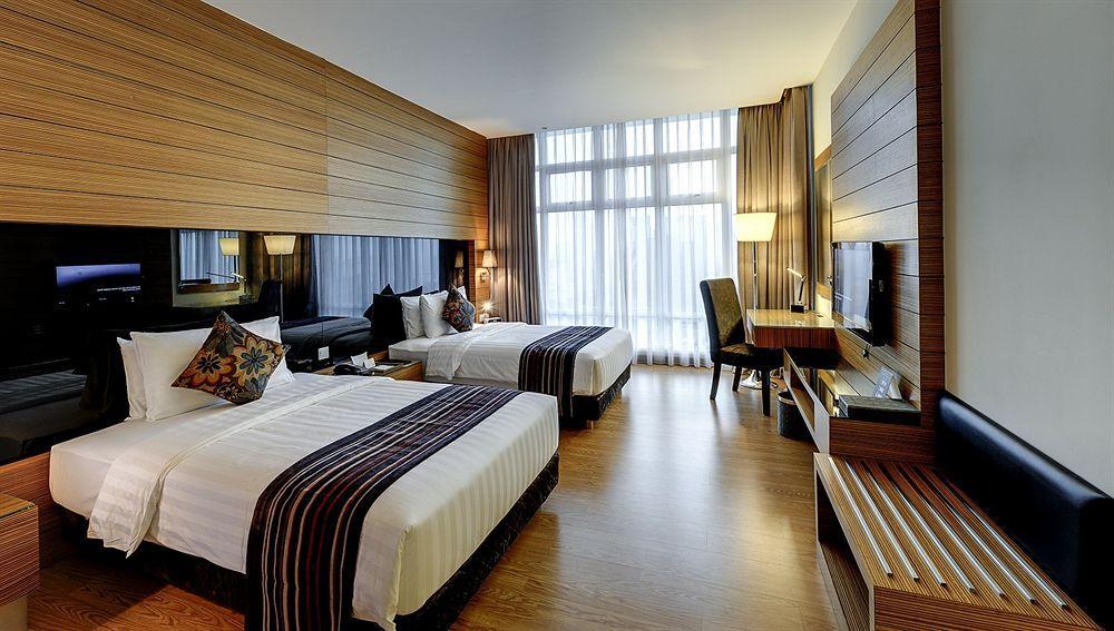 Ramada Plaza Kuala Lumpur Exterior foto