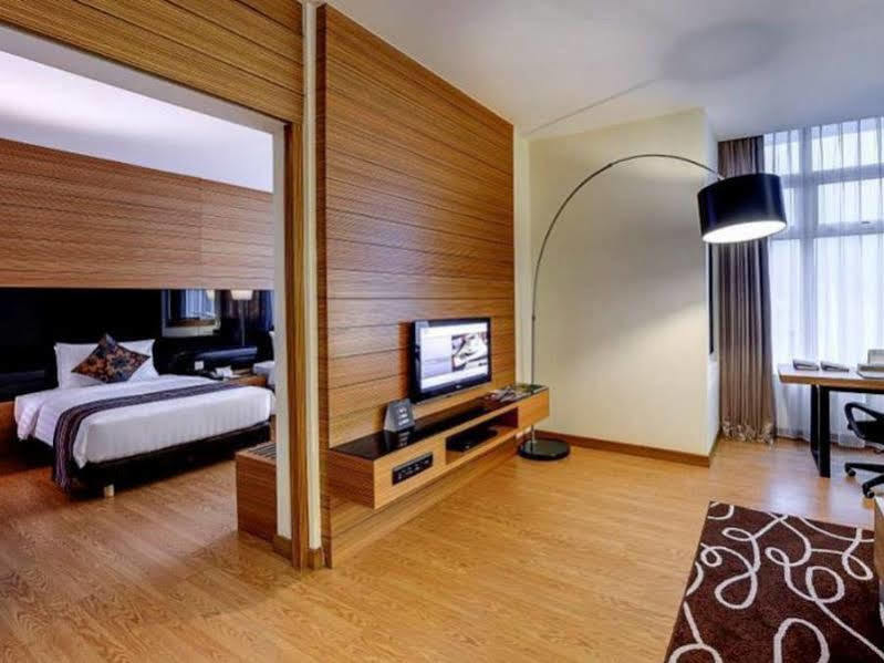 Ramada Plaza Kuala Lumpur Exterior foto